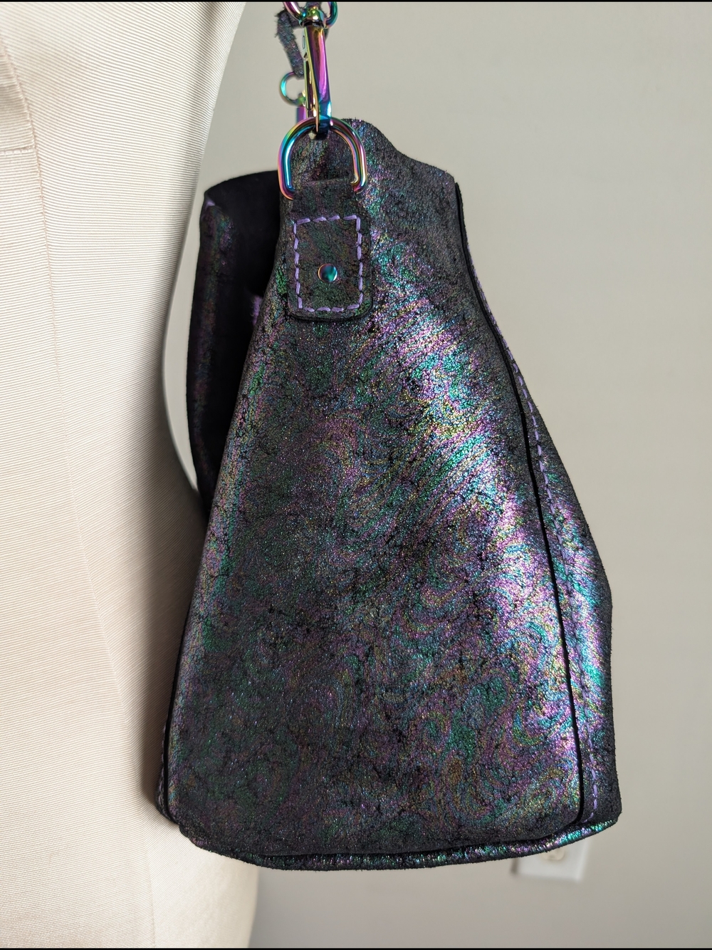 Rare Unique Iridescent Black Pink Green Butterfly Bucket Tote with Braided Strap - Picture 5 of 12